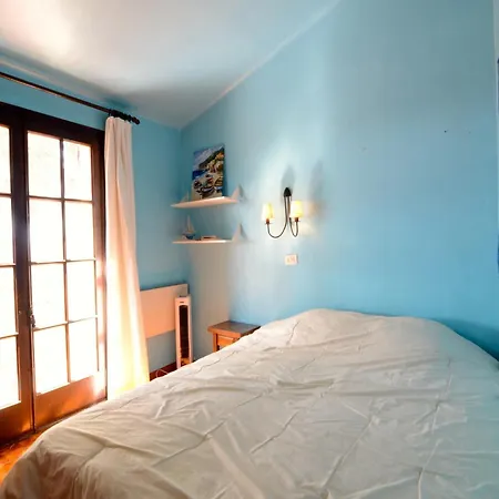 Holiday home Passatge Berna, 2 *