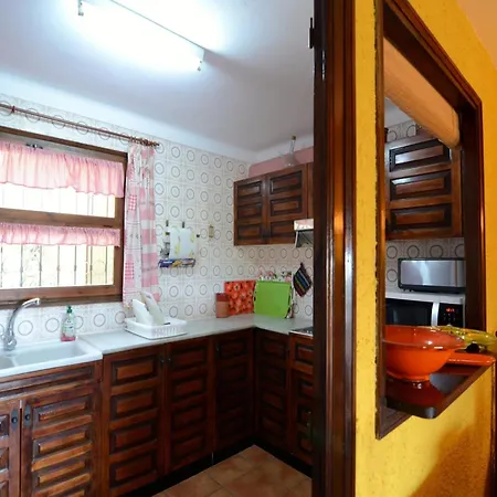 Passatge Berna, 2 Holiday home *