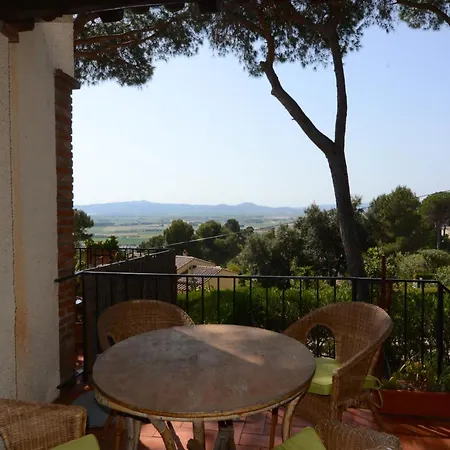 Passatge Berna, 2 Holiday home *