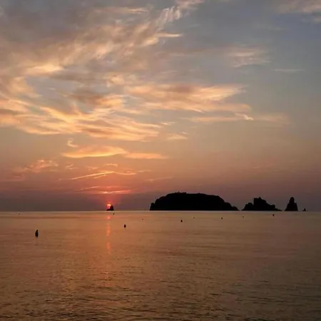 Passatge Berna, 2 Holiday home *